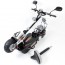 Der Scooter kann zusammen geklappt werden.